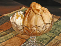 Порция ябълкови кнедли със сладолед